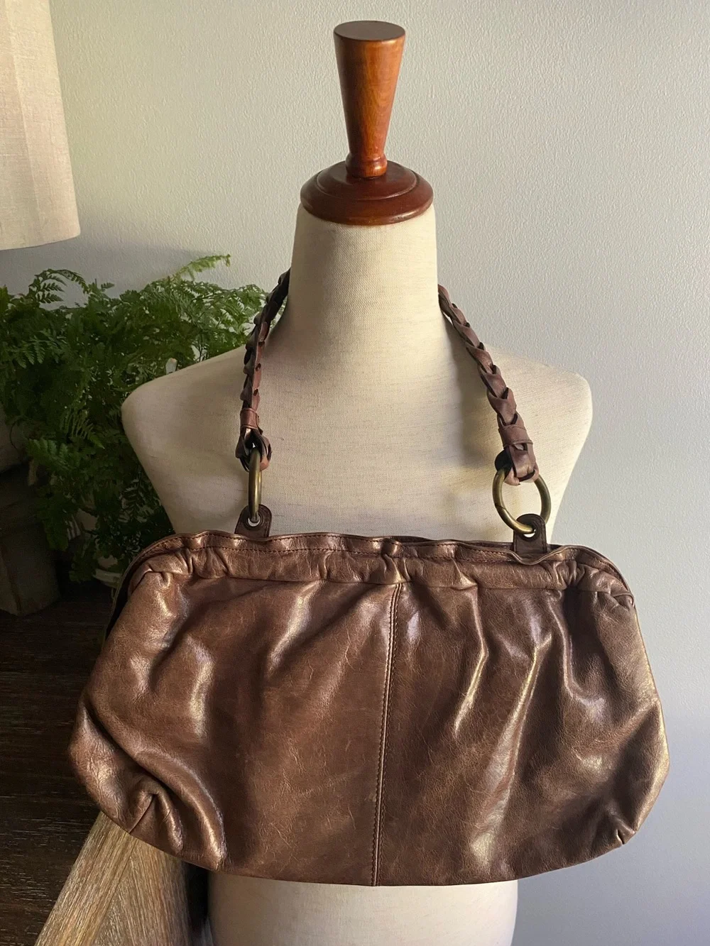 Vtg HOBO Distressed Brown Leather Womens Braided Strap Magnetic Shoulder Bag